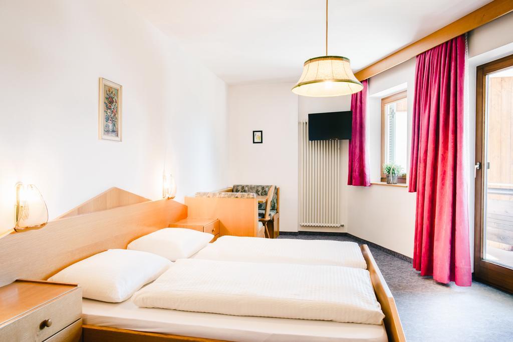Gasthof Hotel Woehrmaurer Feldthurns Bagian luar foto