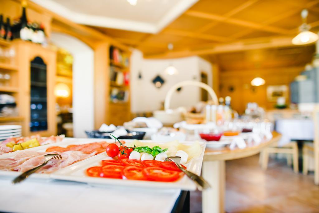 Gasthof Hotel Woehrmaurer Feldthurns Bagian luar foto