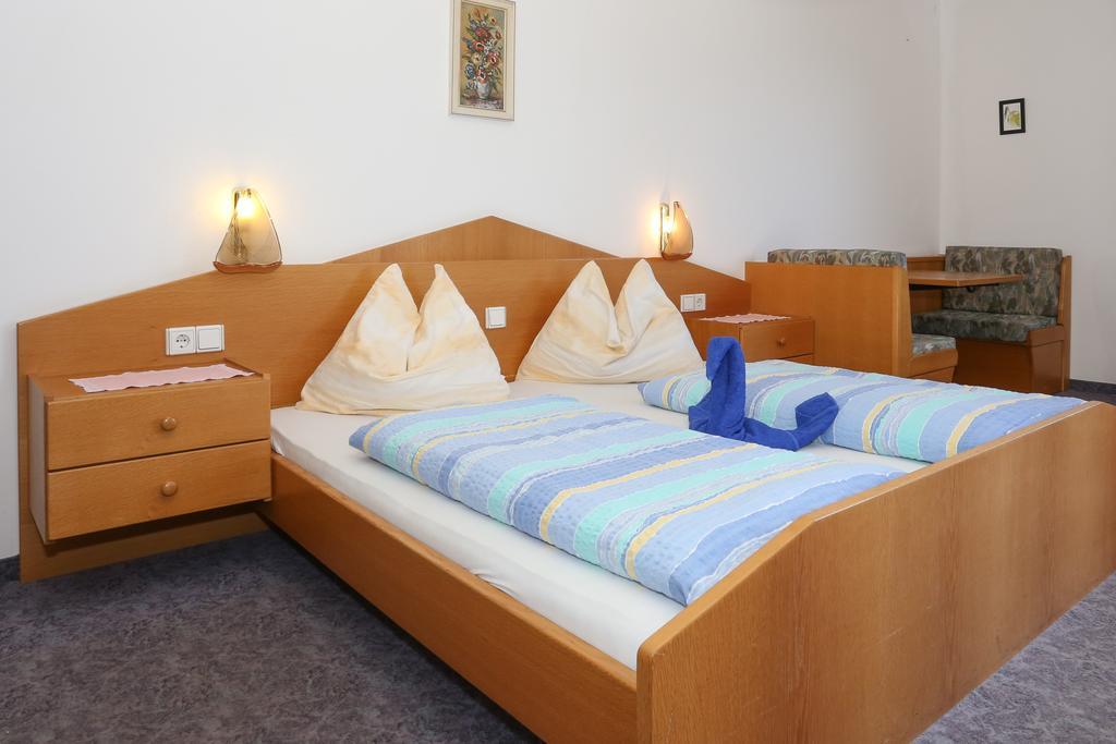 Gasthof Hotel Woehrmaurer Feldthurns Bagian luar foto